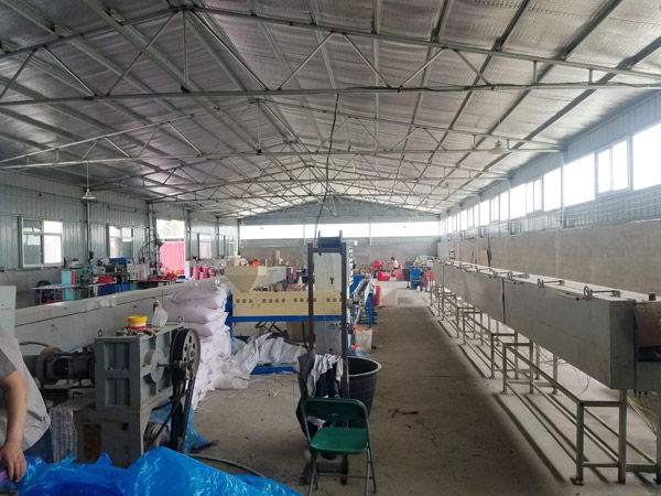 碳纖維地暖廠家生產(chǎn)車間